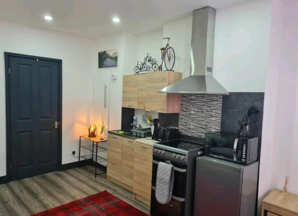Charming 1-Bed Apartment In Peebles Buitenkant foto