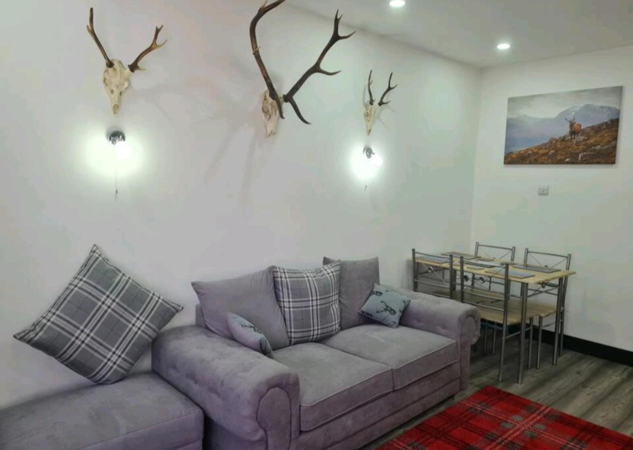Charming 1-Bed Apartment In Peebles Buitenkant foto